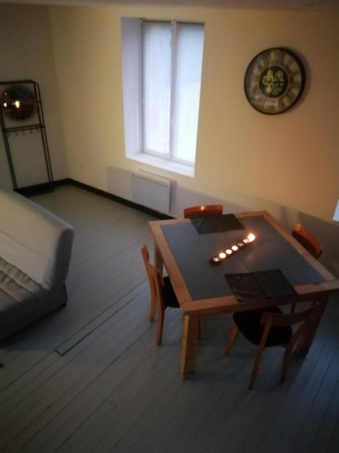 Au Repos Du Verger Couvrelles Luaran gambar